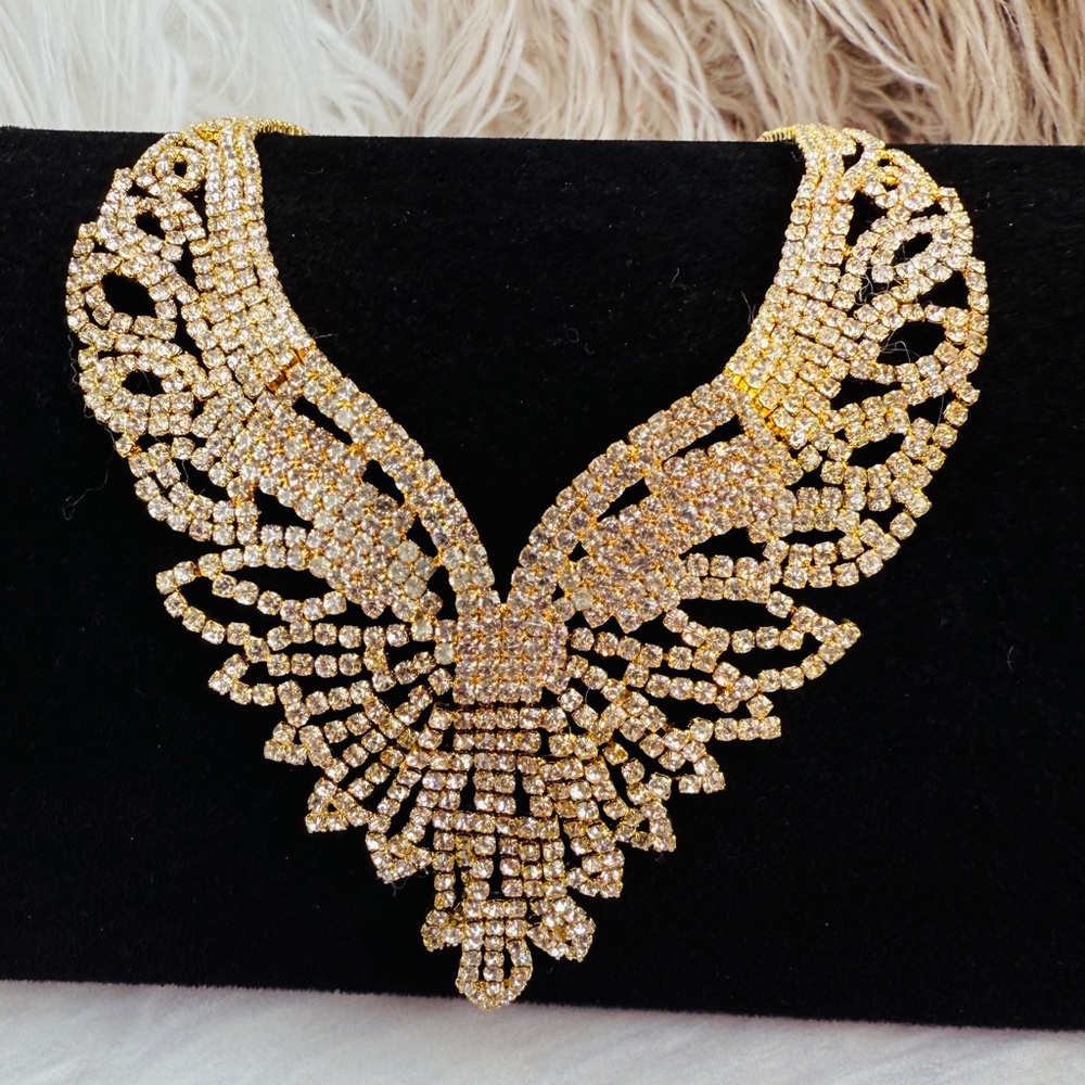 Goldtone bling lightweight statement necklace - Picture 7 of 10